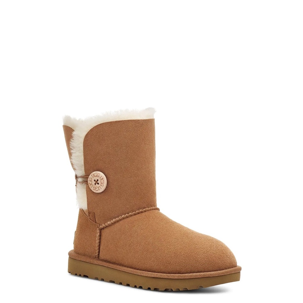 Ugg Bailey Button Ii Boots 7 Euc - image 1